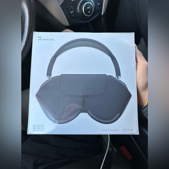 AirPod Max - Picture 2 of 4